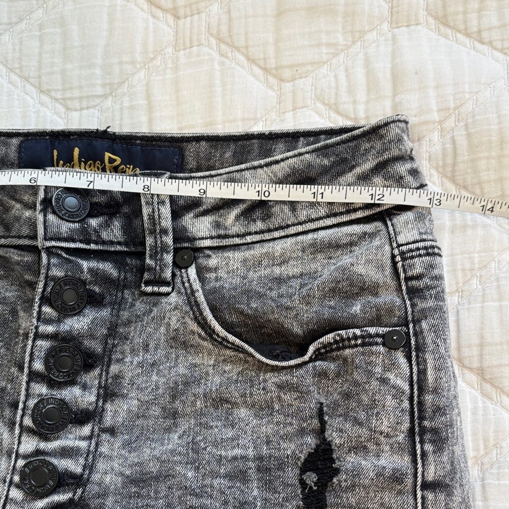Indigo Rein Gray Distressed Jean Shorts - Picture 6 of 7